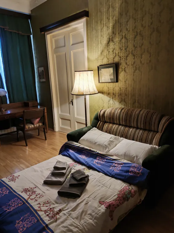 Квартира Квартира с видом на фонтан и анфиладой из трех комнат в центре города — Санкт-Петербург