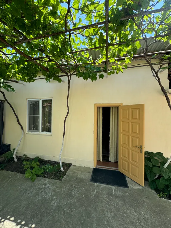 Комната во дворе частного дома