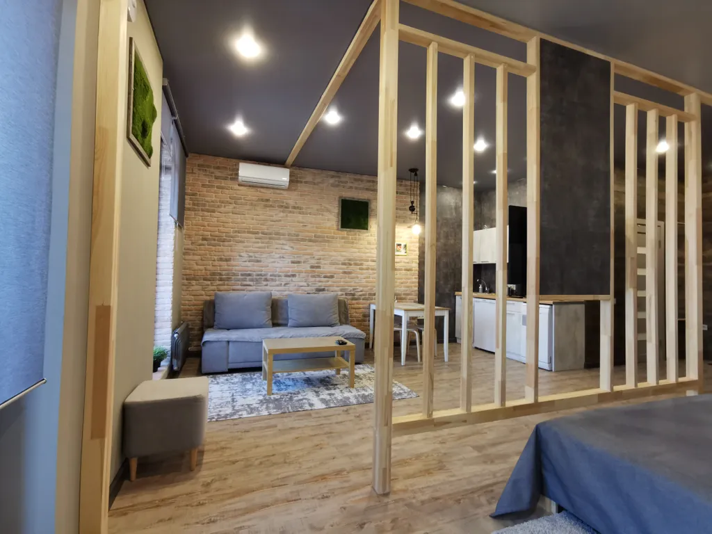 Квартира в люкс доме с парковкой в 10 минутах пешком от площади Ленина