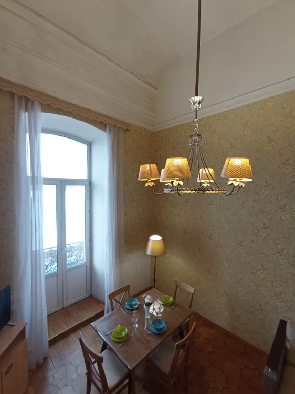 Квартира с шикарным видом на Неву, балкон, парковка