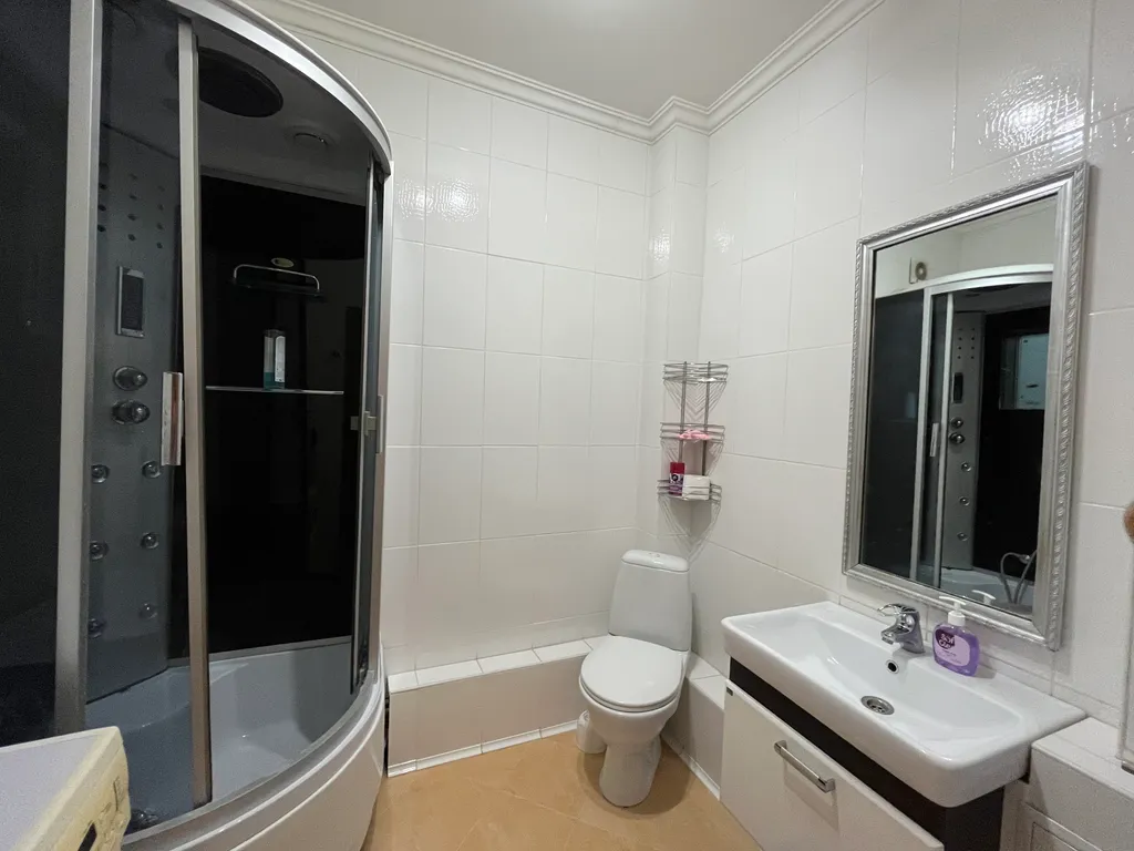 Отличная квартира в самом Центре рядом с Кристаллом