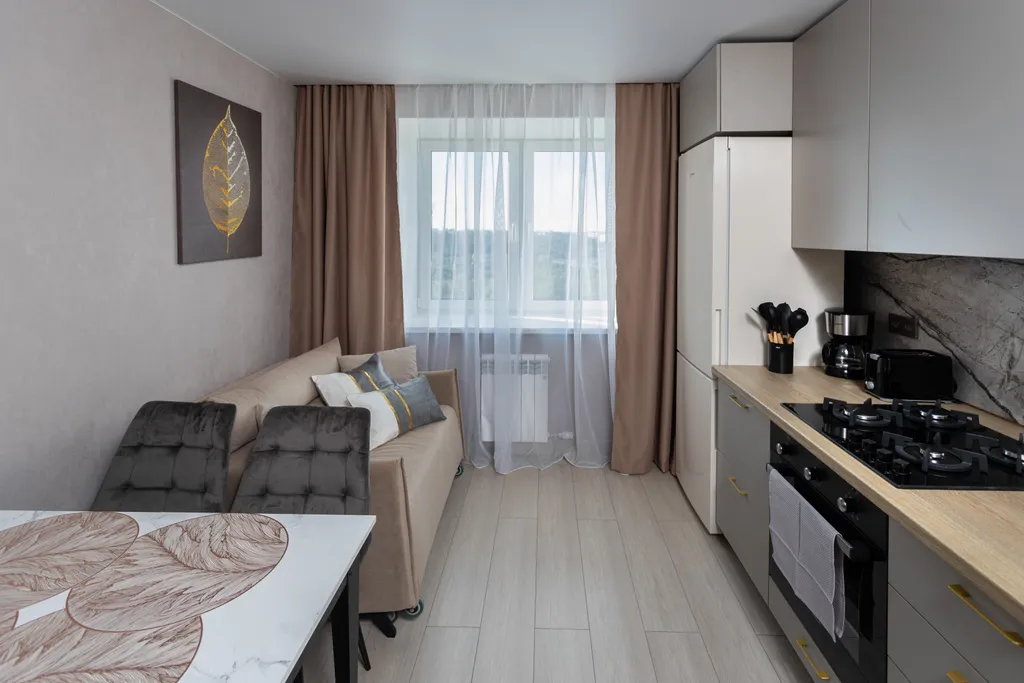 Дизайнерская трёххкомнатная квартира с панорамным видом Смоленска