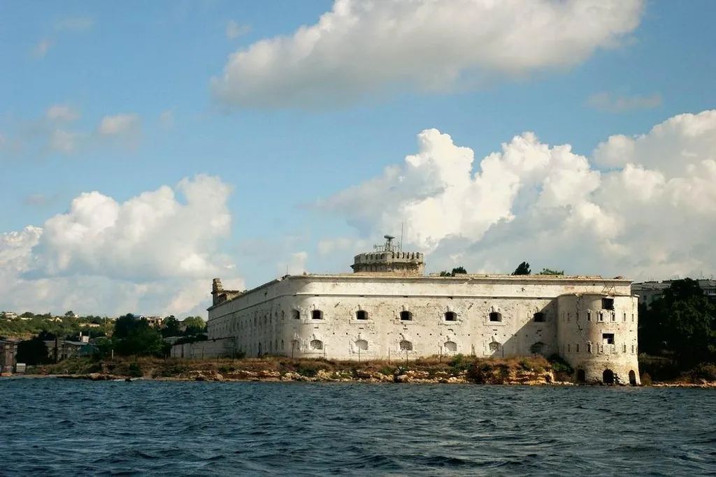 Квартира Трёхкомнатная квартира у кварцевого лучшего пляжа — Севастополь