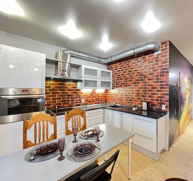 Видовая квартира с дизайнерским ремонтом в центре