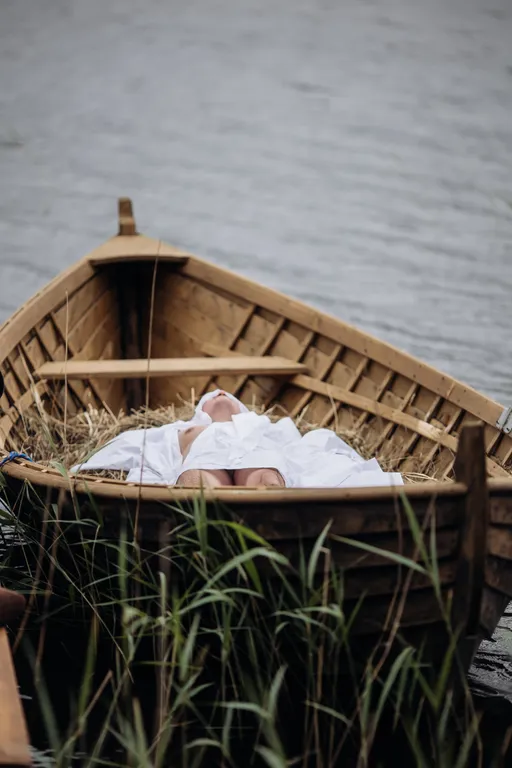 Номера у озера с баней и чаном