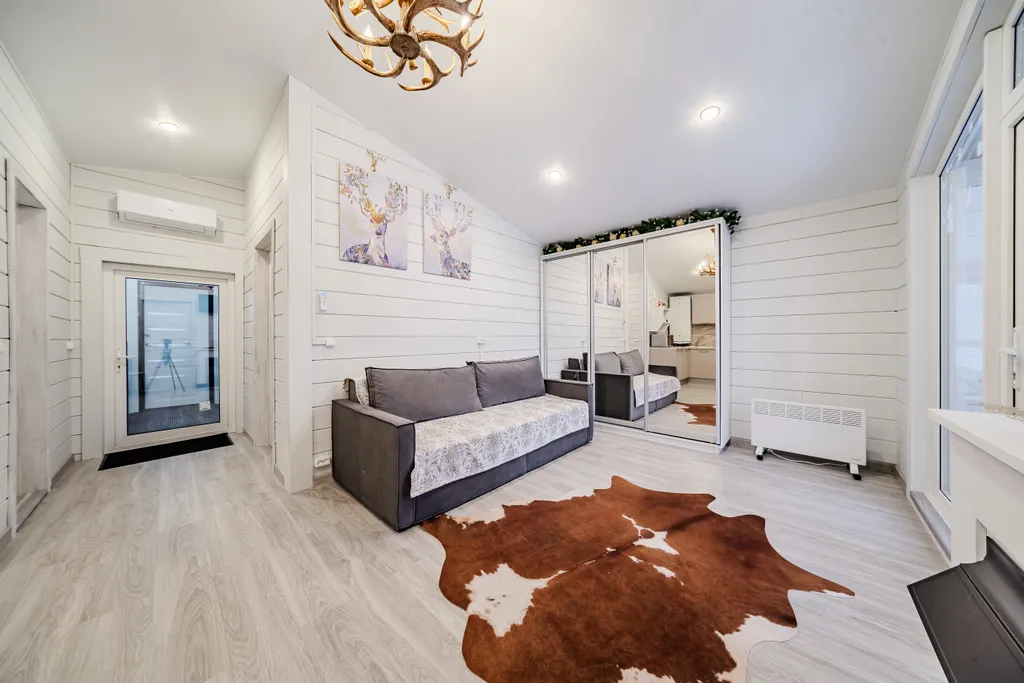 Коттедж Загородный дом с кедровой баней — Светлое