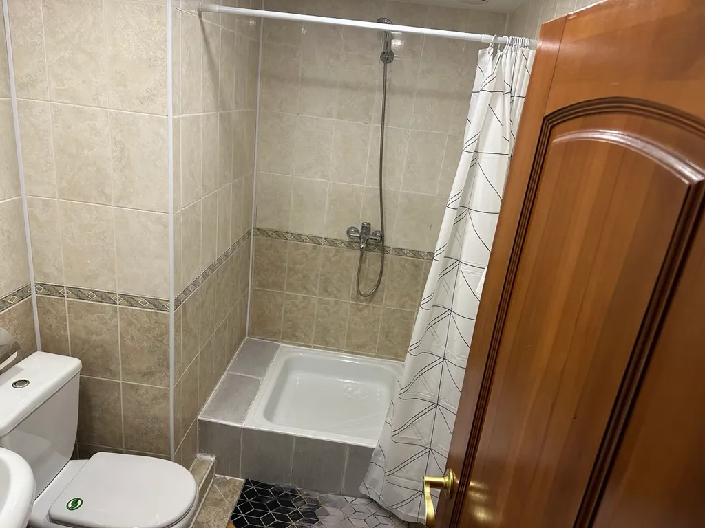 Уютный номер на озере Еловое