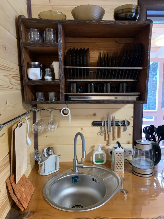 Дом в лесу с видом на горы рядом озеро Телецкое и река Бия