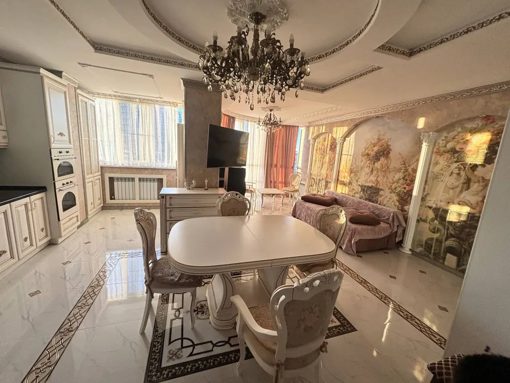 Роскошная двухуровневая квартира на верхнем этаже с видом на закаты