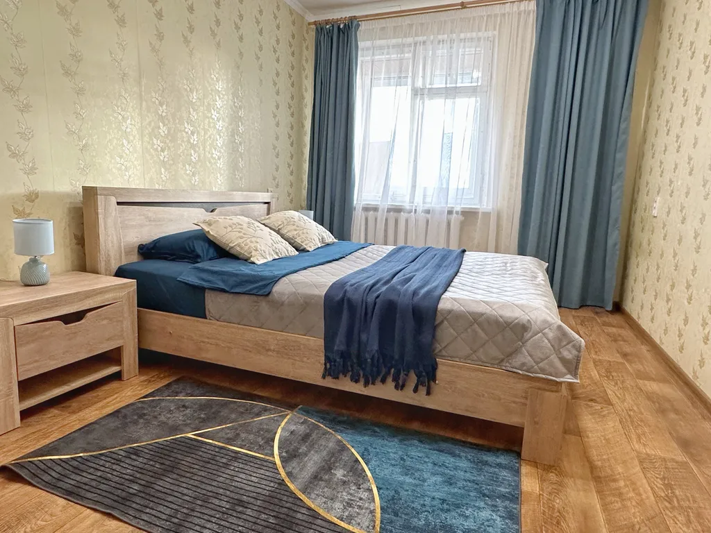 Двухкомнатная квартира с видом на реку на набережной