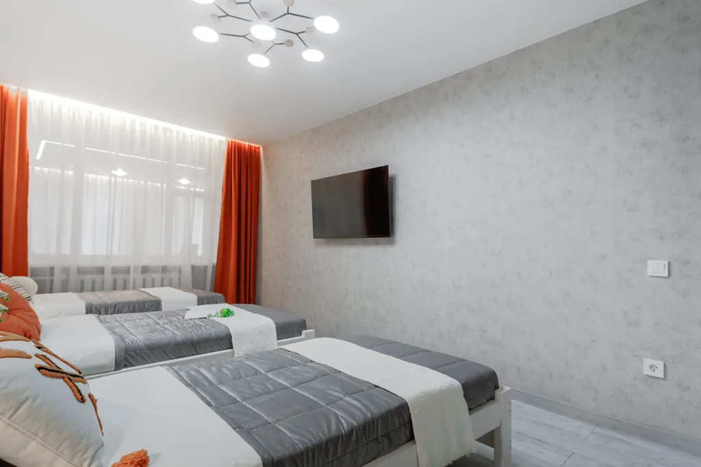 Просторная 2-комнатная квартира с дизайнерским ремонтом