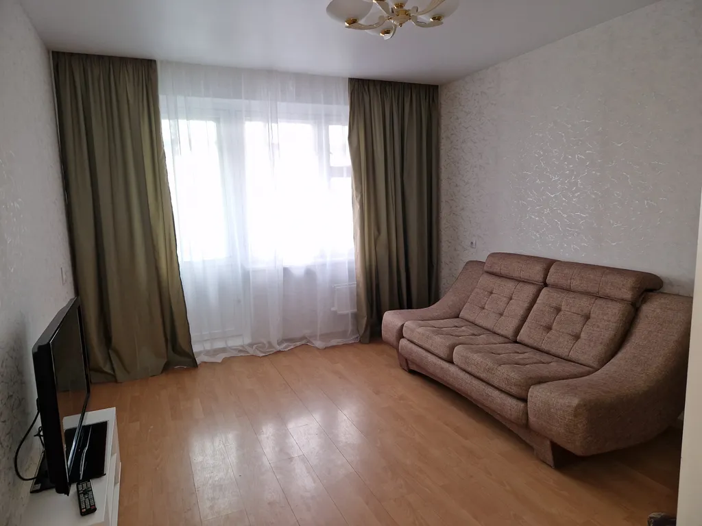 Трёхкомнатная квартира на ДОСААФе