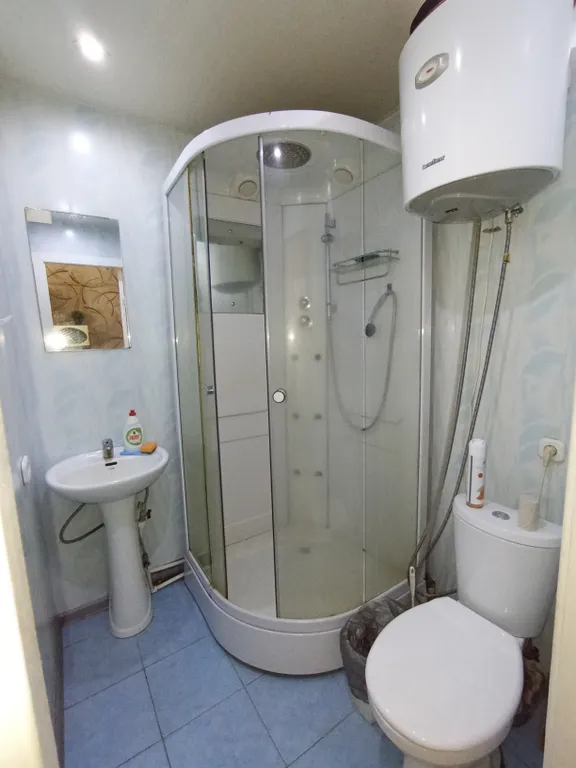 Комната-студия с балконом