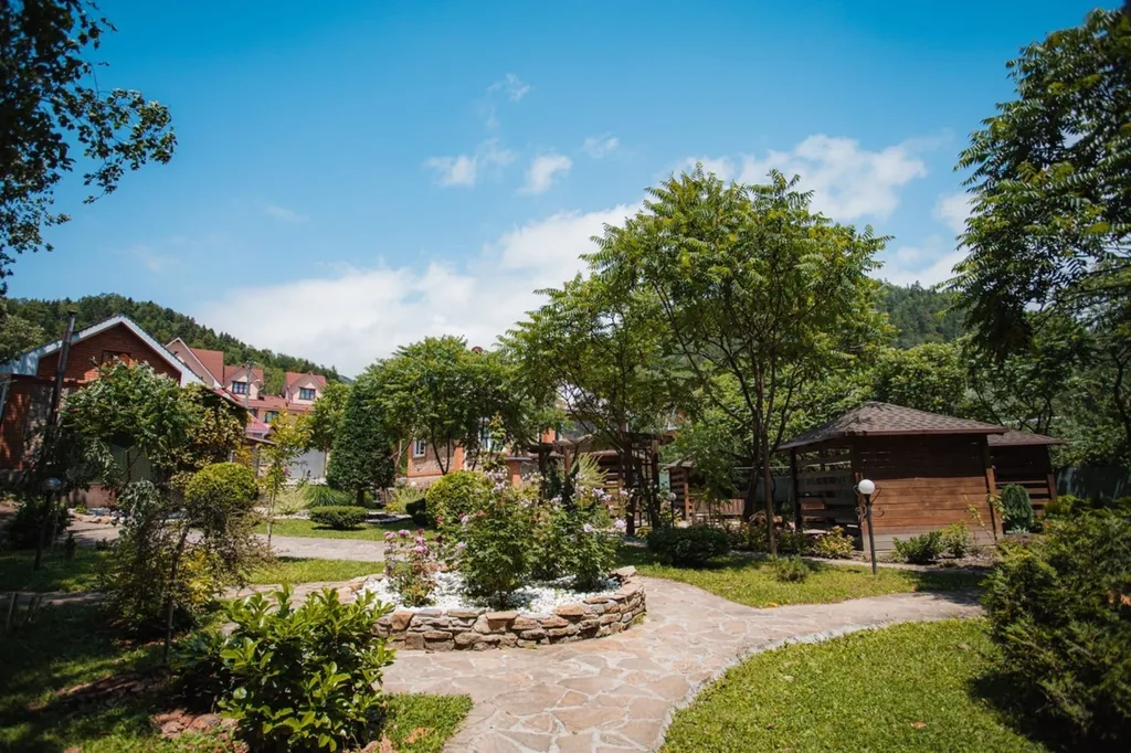 Коттедж в горном районе и на берегу реки