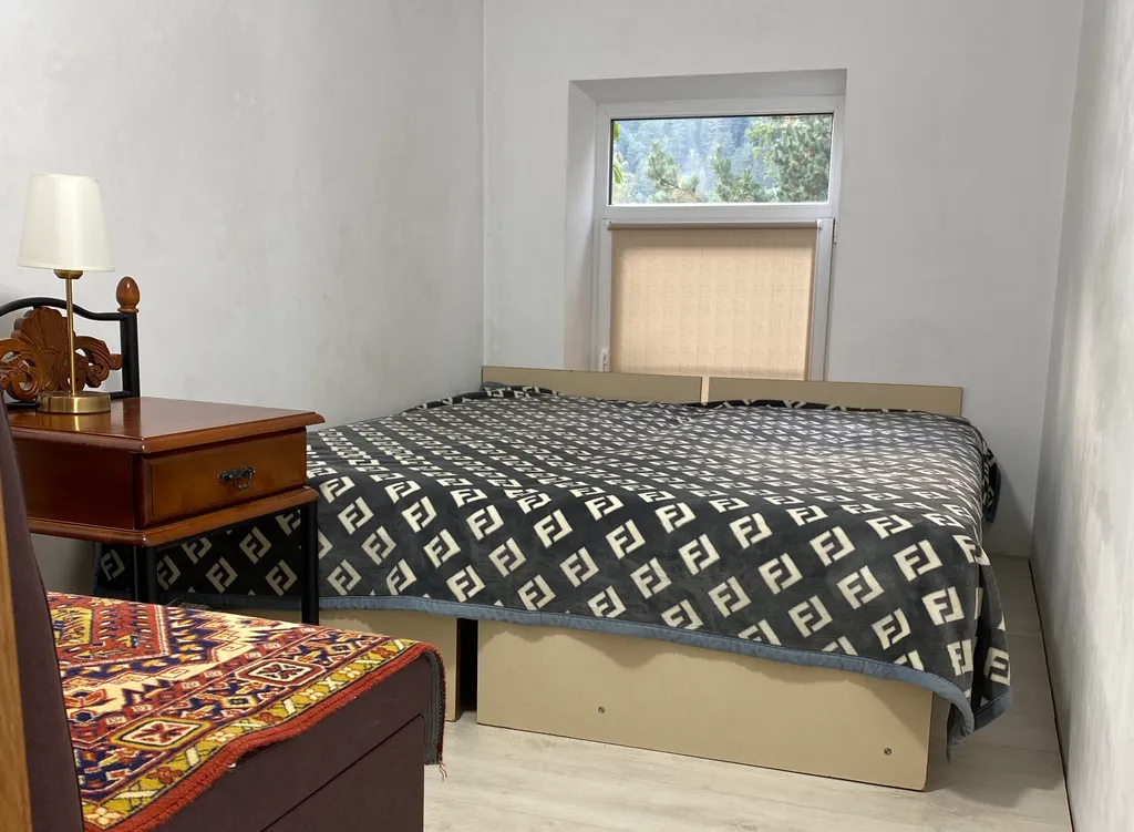 Веранда в окружении величественных гор