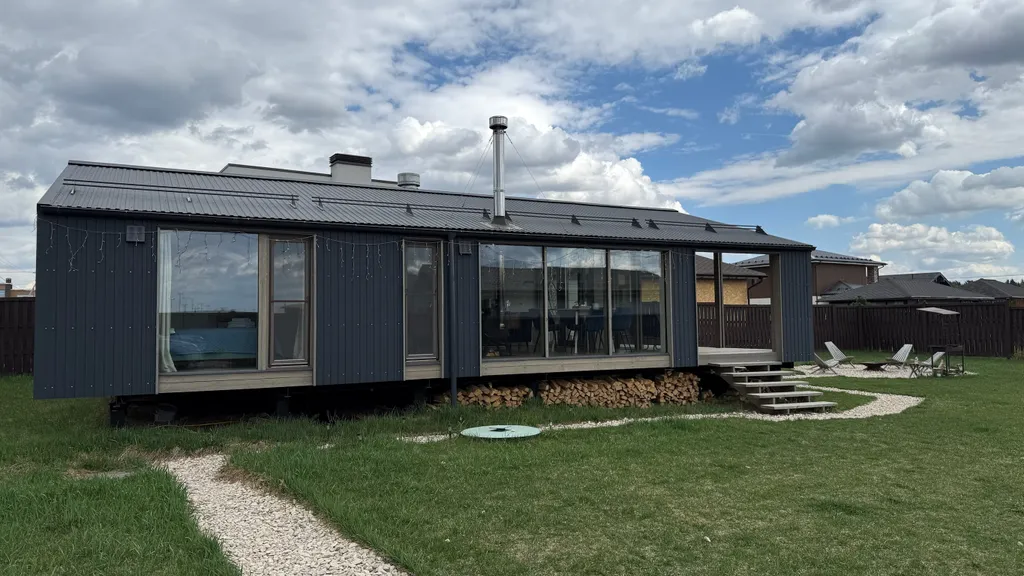 Панорамный дом с камином в престижном поселке