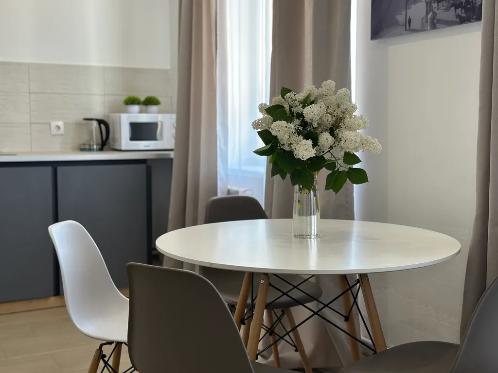 Двухэтажные апартаменты с балконом Столица 2313