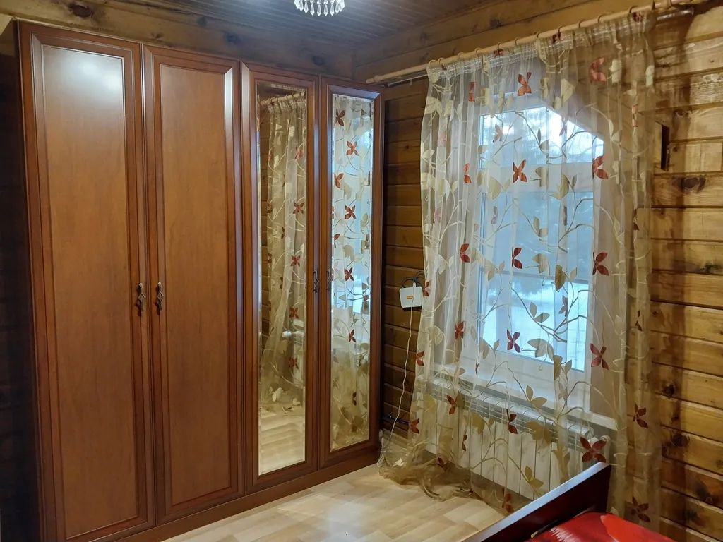 Коттедж-дуплекс на берегу озера Глубокое