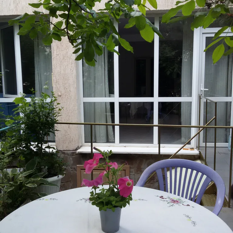 Уютная квартира недалеко от моря. Своя парковка.