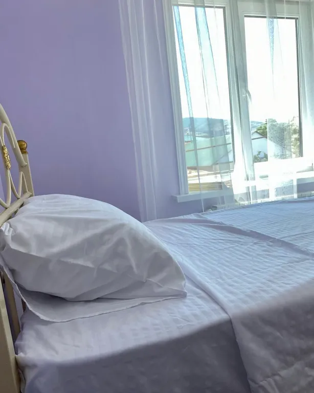 Уютный дом у моря в черте города