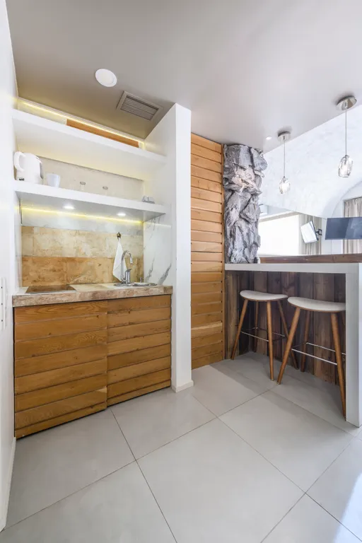 ЛАЙТ БЛЮ ДИЗАЙН-СТУДИЯ | 30 м² | Уют в стиле ростик с горным пейзажем!