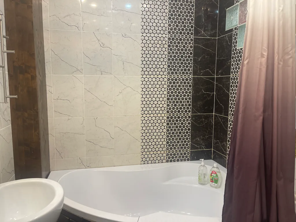 Очень хорошая квартира, Ленинский район, парковка