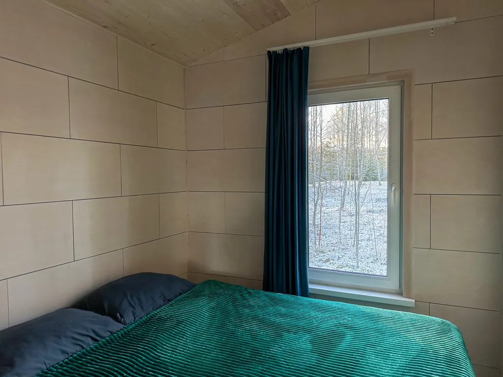 Уютный дом нa бeрегу лесногo озeра