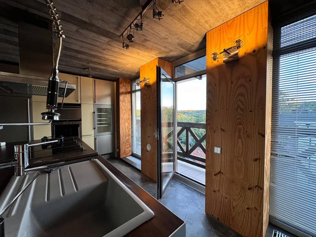 Эксклюзивная квартира в стиле лофт в элитном районе Светлогорска