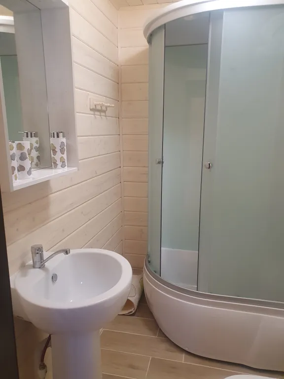 Деревянный большой дом