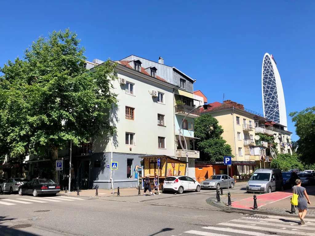 Квартира Квартира у парка и моря в хорошем районе — Батуми