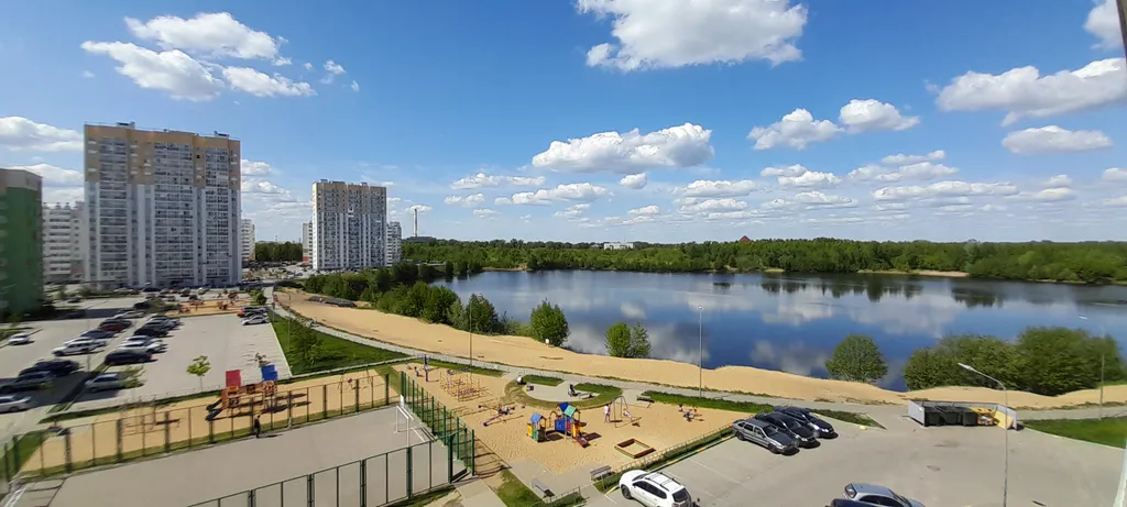 Стильная студия с видом на озеро