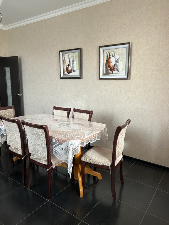 Уютный Коттедж возле парка Победы,свой двор и мангал.