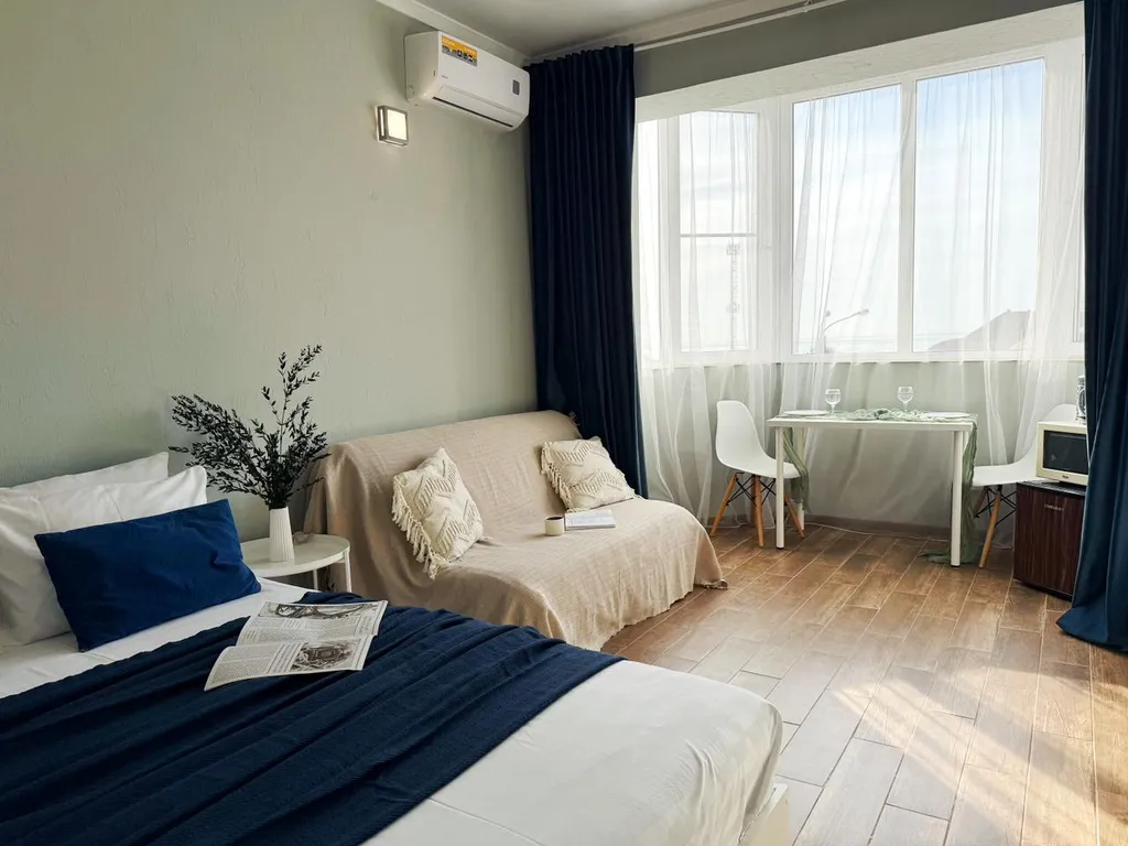 Студия с видом на море