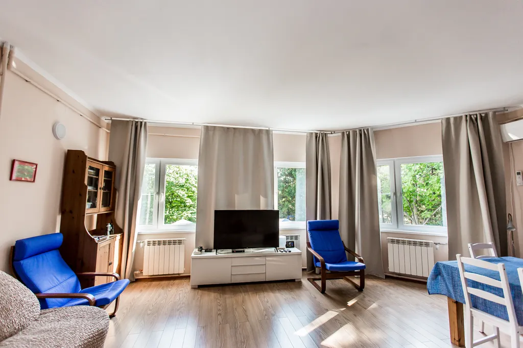 Коттедж Трёхэтажный таунхаус в живописном месте с большим садом — аренда посуточно в Высокое