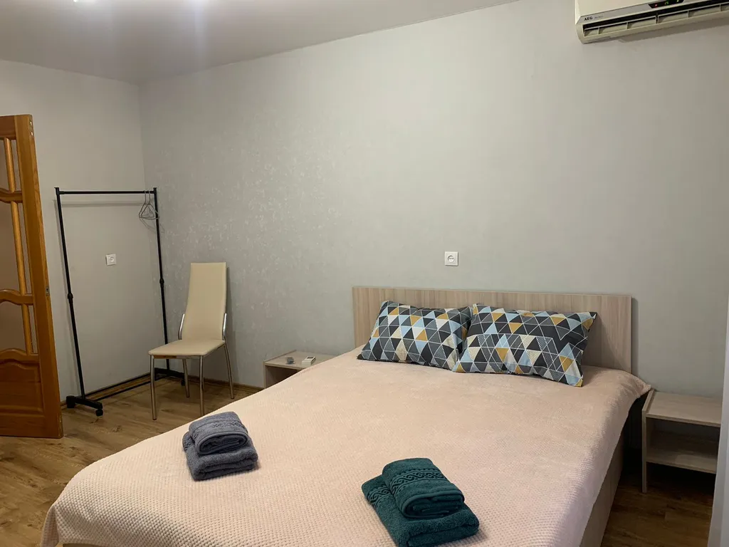 Квартира Уютная и просторная квартира в доме с развитой инфраструктурой — Элиста