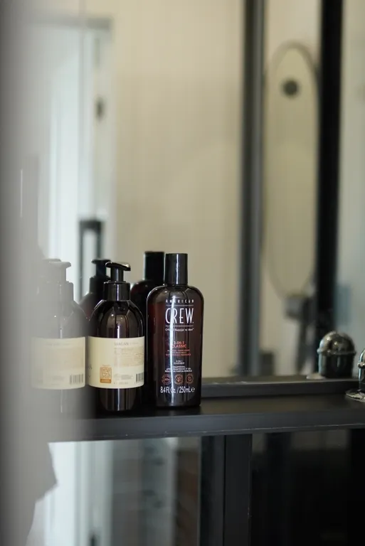 Домик на Новогодние праздники с панорамными окнами в лесу