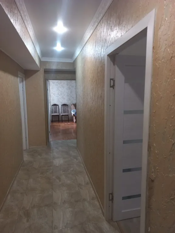 Уютная трёхкомнатная квартира город Гагра со всеми удобствами.