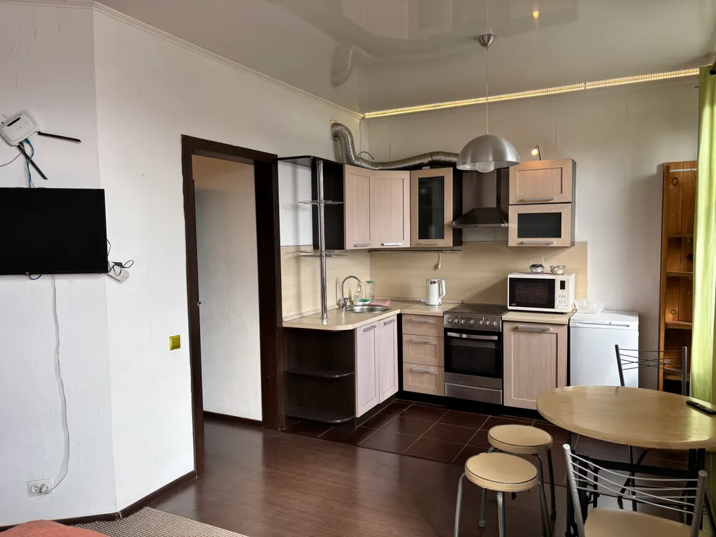 Солнечная студия с прекрасным видом на Ангару