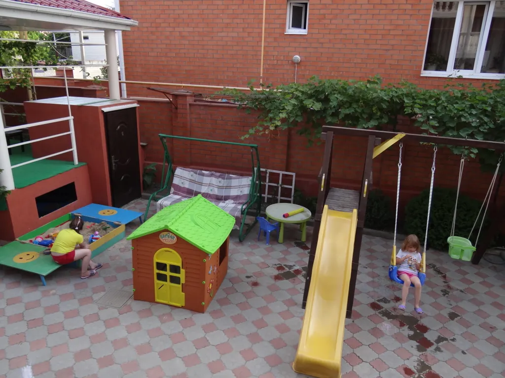 Квартира Квартира Семеный с кухне с видом на детскую площадку — Геленджик