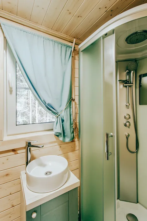 Уютный домик в сосновом лесу