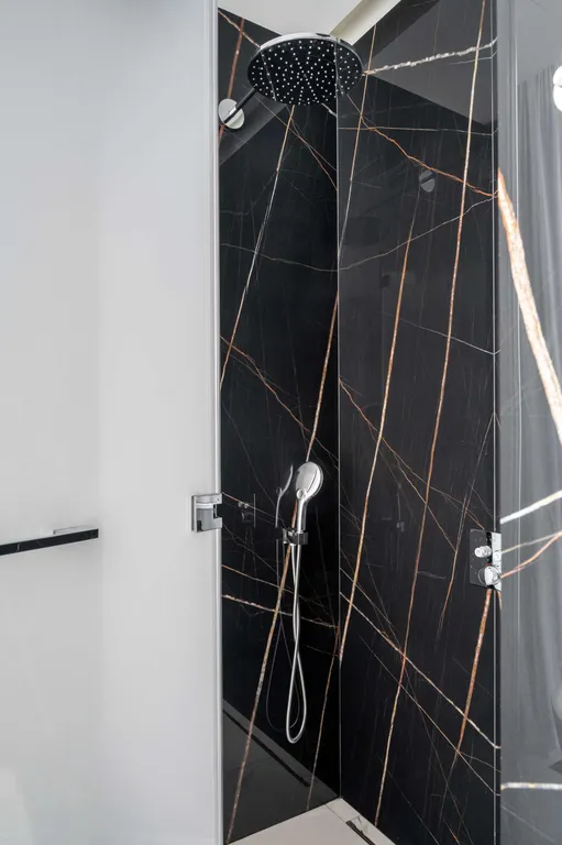 Просторные трёхкомнатные апартаменты в центре города в Capital Towers