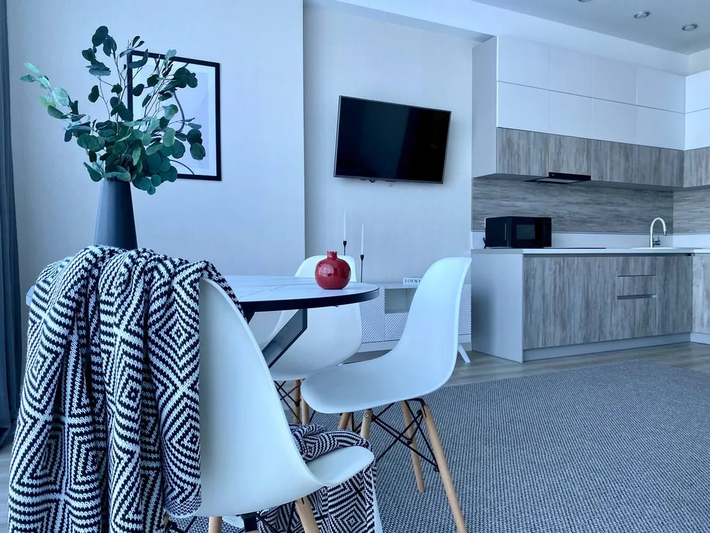 Евро-двухкомнатные апартаменты в ЖК Ришелье Шато с бассейном