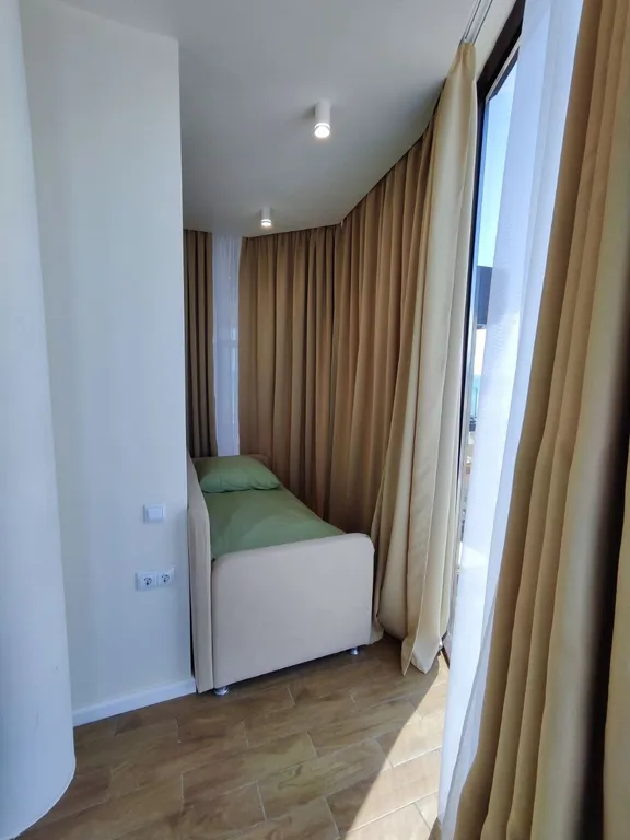 Современные апартаменты с панорамными окнами