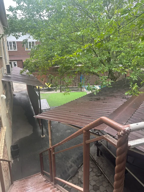 Большой дом с баней, бассейном, мангалом и парковкой