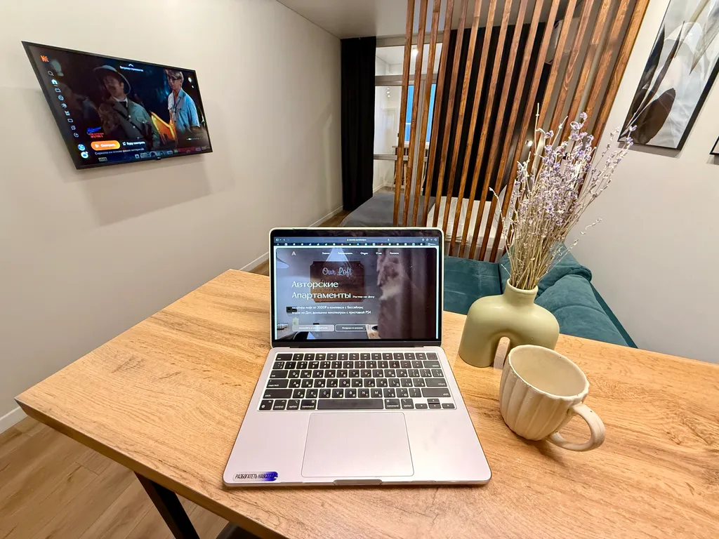 Дизайнерская студия с видом на реку