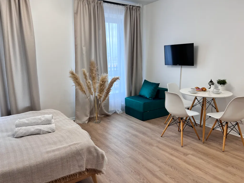 Просторная студия с птичками