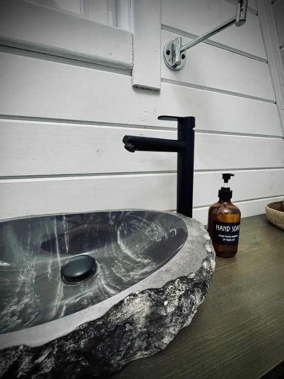 Дом A-frame с купелью, баней и бассейном в сосновом лесу