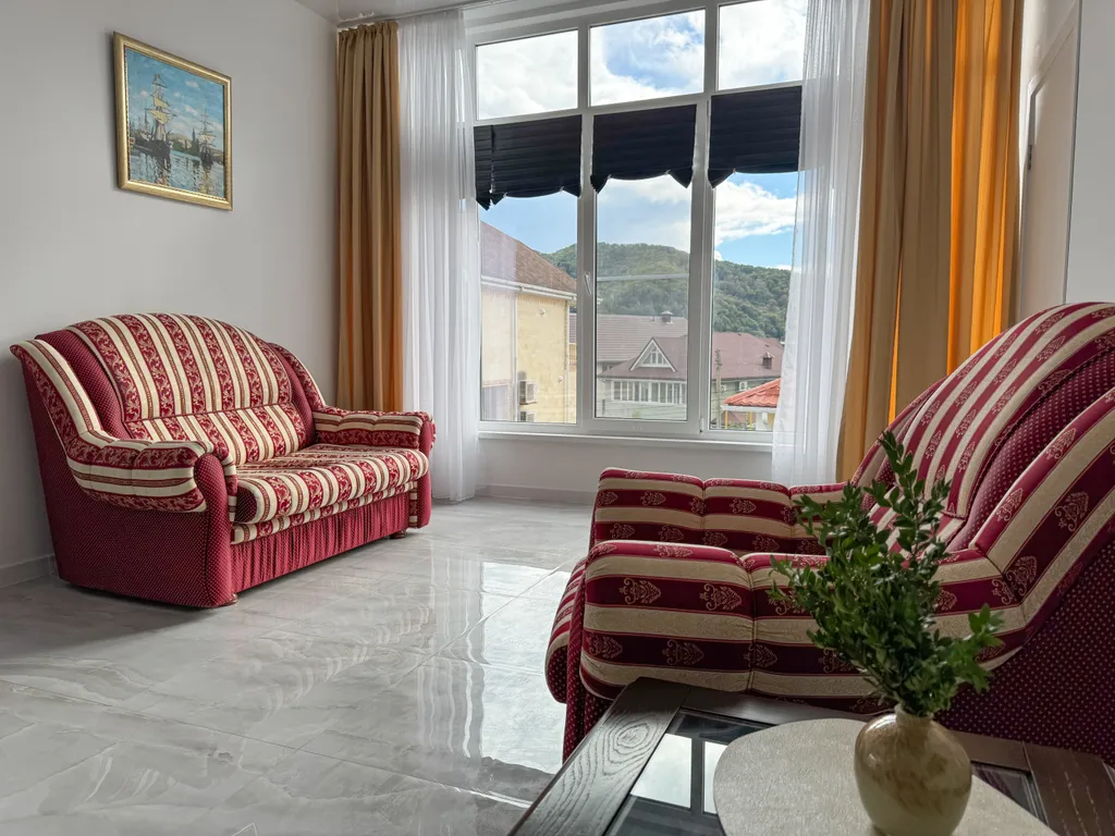 Новый дом с подогреваемым бассейном