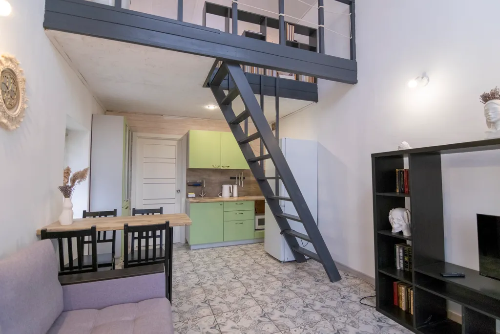 Дом в стиле лофт с своим озером на территории