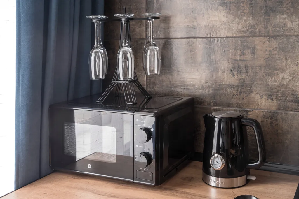 Красивая двухкомнатная квартира формата Евро рядом с набережной пруда